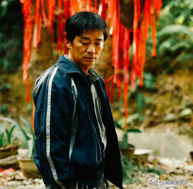 王宝强脚趾抠地追剧，到底在追啥“神剧”？