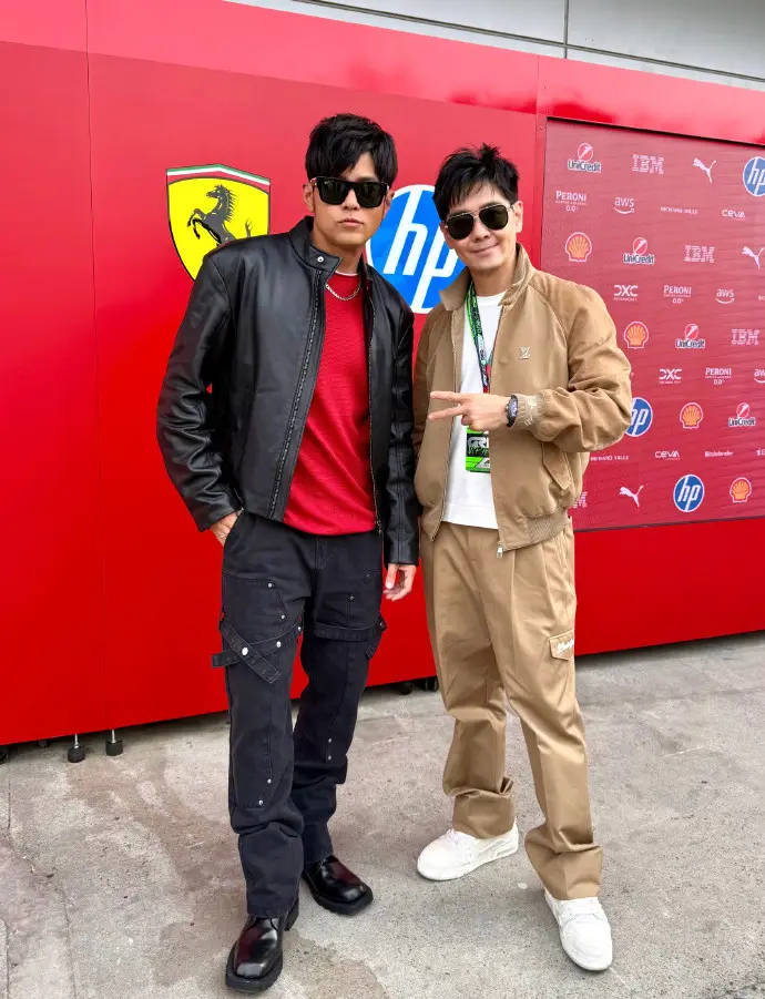 林志颖晒与周杰伦F1合照 两人穿着又酷又飒