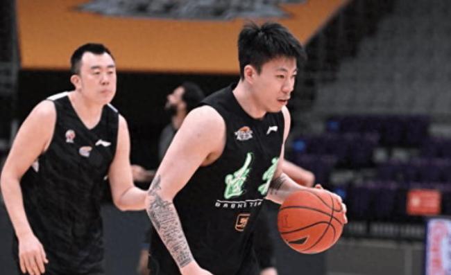 杨鸣：球队目前保持健康比较重要
