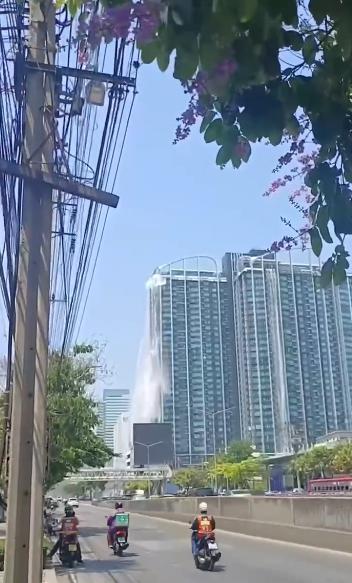 缅甸华人逃命时大喊：我的包还在里面 地震引发多地恐慌