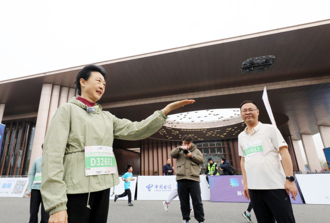 杭州梦想小镇半程马拉松冠军诞生 肯尼亚选手夺冠