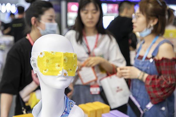 羽绒服干洗更好？每天敷面膜能更护肤？