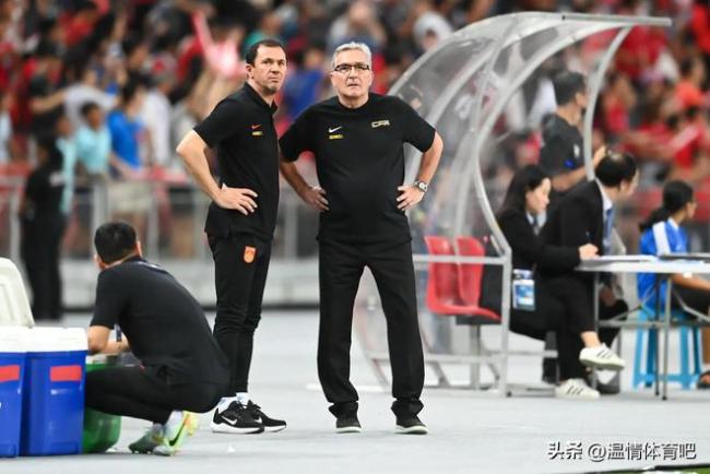博主：向余望想进国足要走出舒适区 中甲射手王待召唤