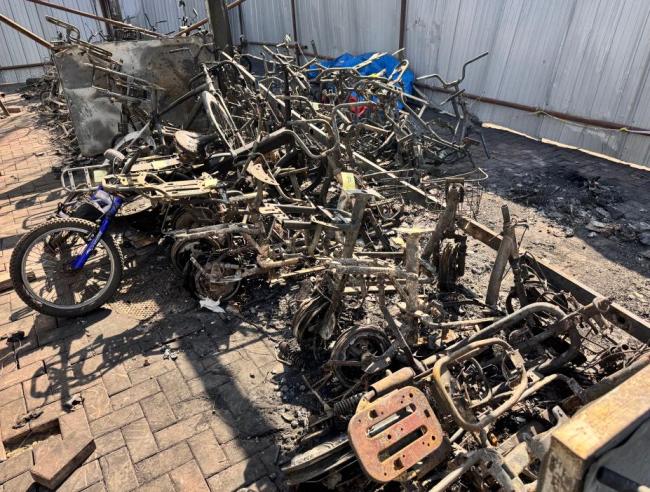 事发北京丰台！大风吹倒充电电动车，竟引发一场大火……