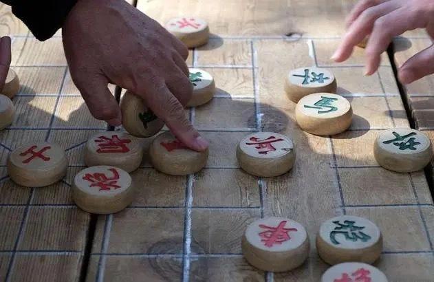 街头残棋骗局：庄家高手路人皆假扮