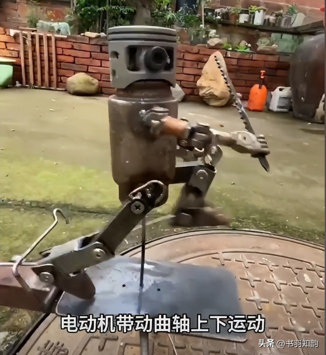 痴迷机械的农村钳工打造健身小铁人，网友直呼：申请专利吧！