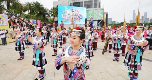 乌兰图雅演唱《苹果香》惊艳全场！