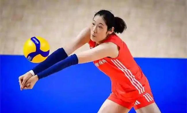 球队关键人物！朱婷状态越来越好 19分carry全场
