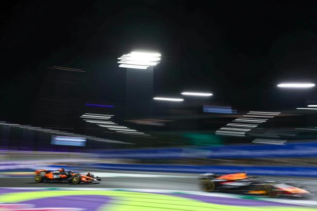 F1沙特站：皮亚斯特里夺冠 迈凯伦荣耀时刻