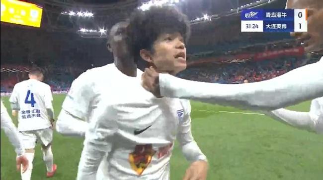 中超：海牛1-1英博，马莱莱补时失点，吕焯毅、萨里奇破门 海牛四轮不胜