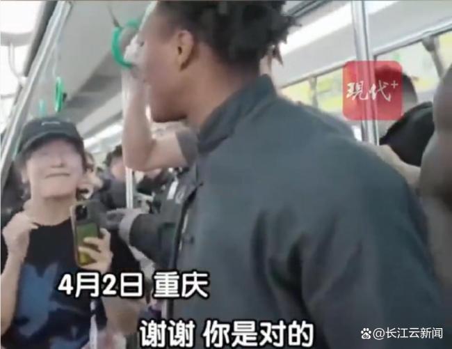 文和友回应甲亢哥直播遇霸座老板 善意提醒引发热议