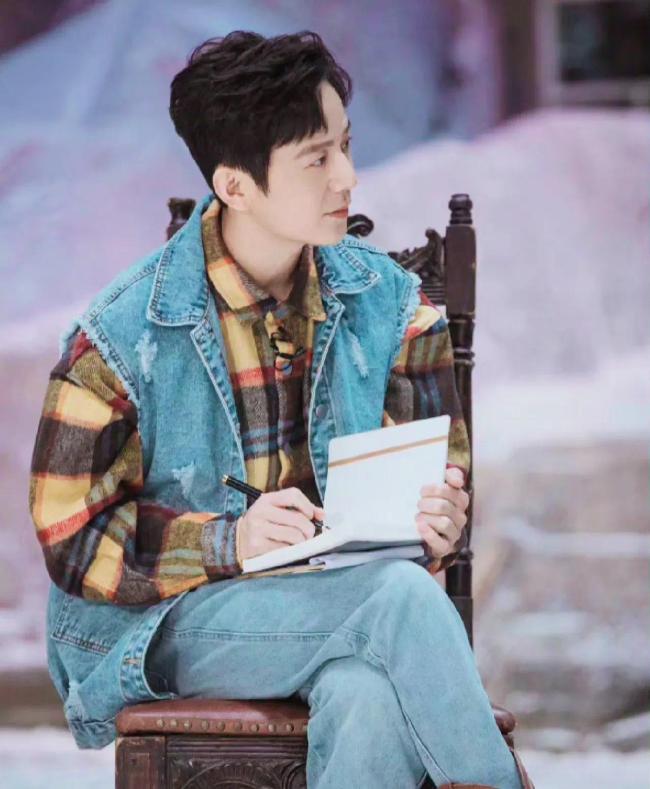 何老师不语只一味的本色出演 为公益发声