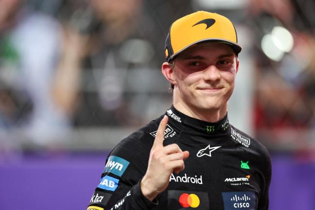 F1沙特站：皮亚斯特里夺冠 迈凯伦荣耀时刻