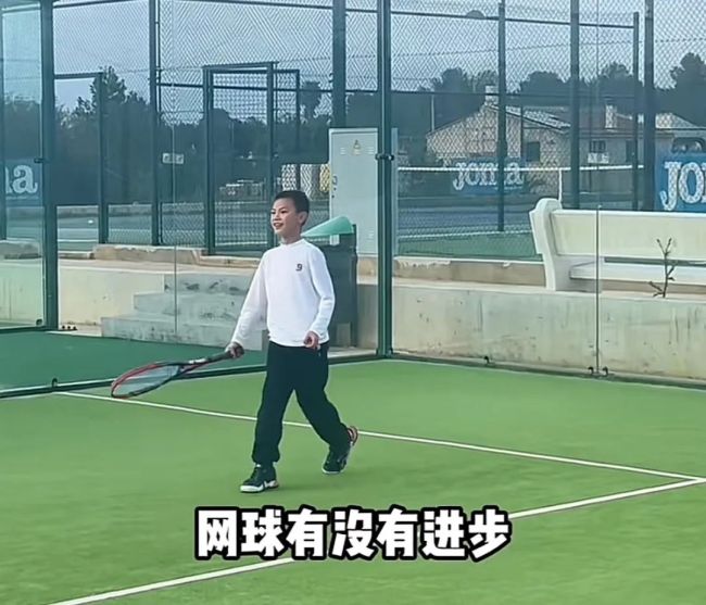 林丹回应儿子在西班牙学网球 只为更好环境
