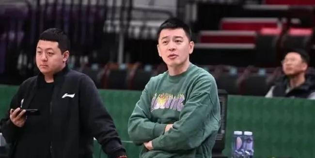 CBA各奖项惹争议！常规赛亚军竟颗粒无收？球迷：纯纯草台班子欺负老实人！