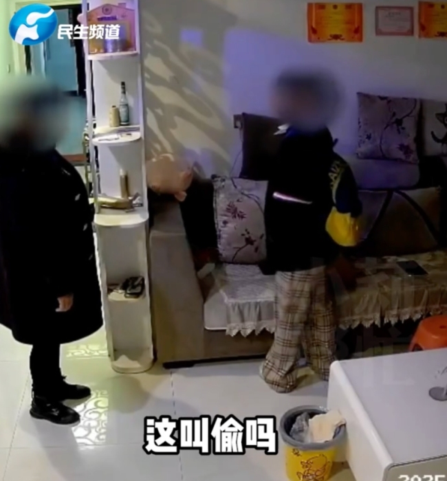 女子得知婆婆打女儿崩溃