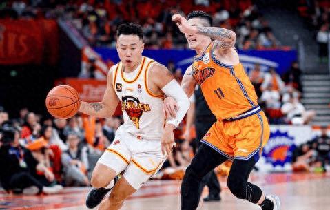 深圳男篮主帅：球队饱受伤病困扰