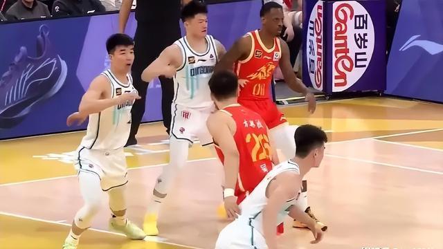 赵继伟轰下33分 辽宁队惊天逆转胜新疆