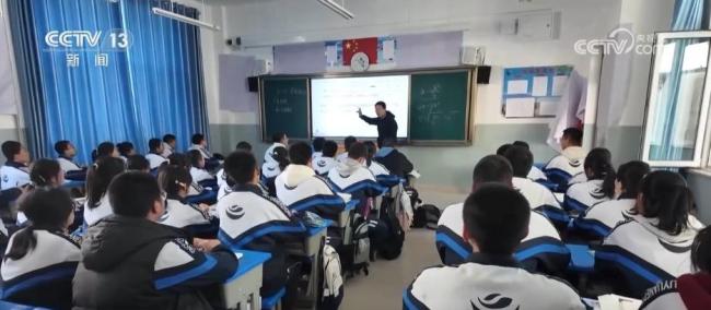 校长谈为何让学生徒步百里祭奠先烈 行走的思政课