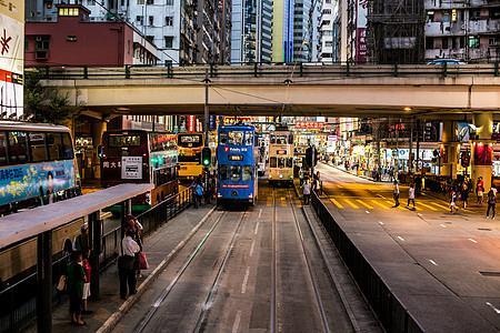 香港排队等候时吸烟将罚3000港元