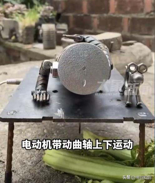 痴迷机械的农村钳工打造健身小铁人，网友直呼：申请专利吧！