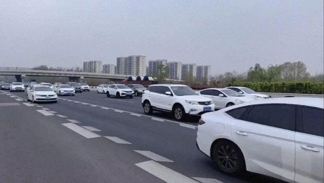 易堵路段有哪些？河南高速交警发布返程提示；河南牡丹赏花地图来了｜大象早报