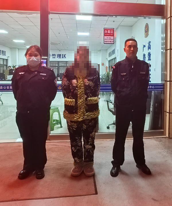 夸大事实拍视频发网络，这两名网红勒索两千元删帖费被拘