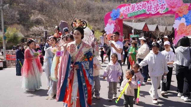 看山听水赏花香！辉县五一撒欢攻略 →