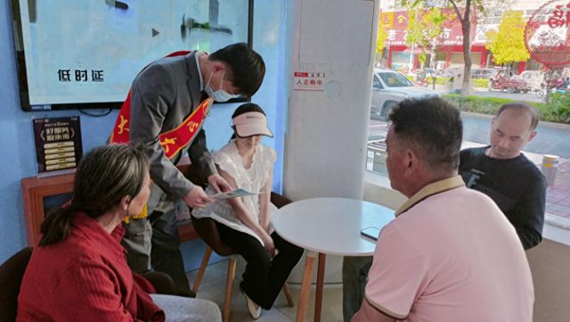 信阳电信爱心翼站开展“智慧相伴・情暖夕阳”助老活动