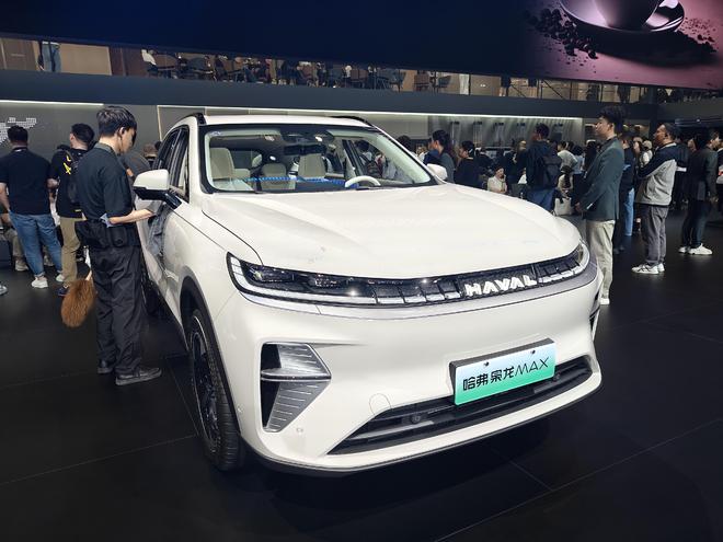 2025上海车展观察｜老板低调，不谈智驾谈安全，SUV大混战