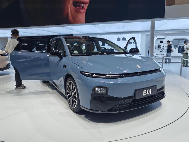 2025上海车展观察｜老板低调，不谈智驾谈安全，SUV大混战