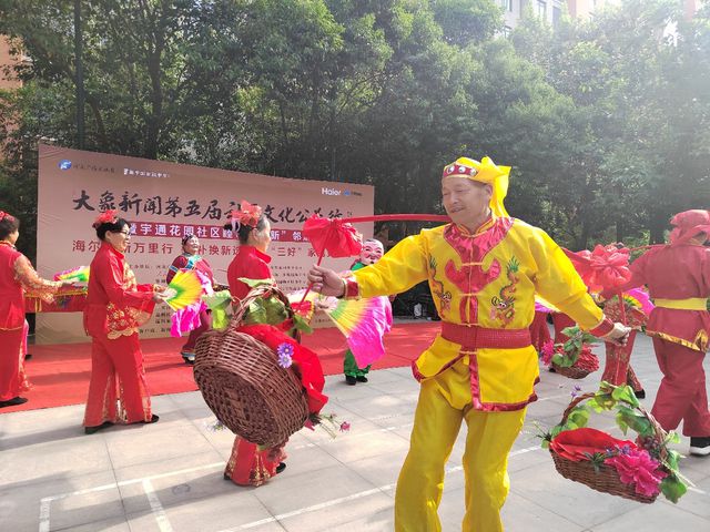 大象新闻社区文化公益行携手海尔走进郑州宇通花园