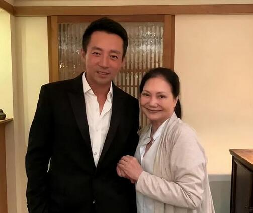 S妈称必须得把小S拉出来 希望汪小菲婚后能爱孩子