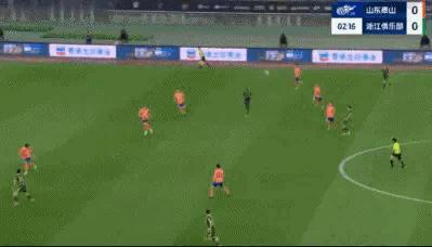 泰山队4-2战胜浙江 瓦科帽子戏法锁定胜局