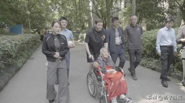 埃文凯尔看望吴明珠奶奶 西瓜科研背后的感人故事