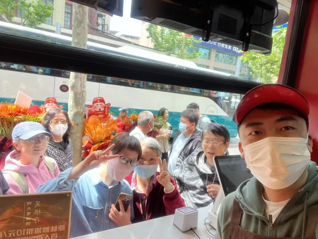 沪上网红“阿大葱油饼”开业近一月 情怀与挑战并存