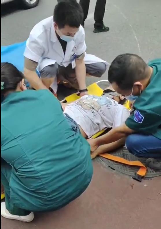 交警回应男孩离家出走父亲遇车祸去世 悲剧引发社会关注