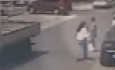 青岛两行人相撞案暴露了什么