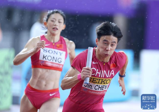 中国队晋级男女混合4×100米接力决赛