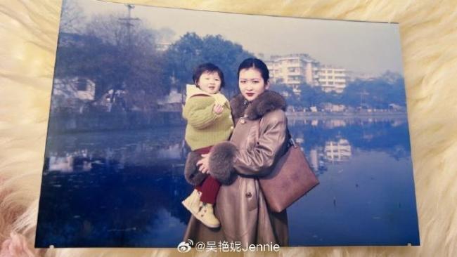 吴艳妮因为妈妈从不会焦虑和自卑 母爱的力量