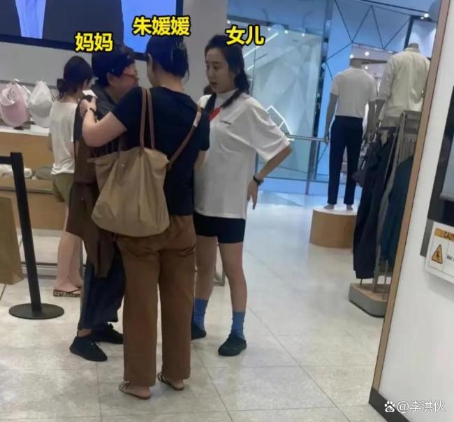 辛柏青曾为了朱媛媛放弃演《潜伏》，背后原因让人感动