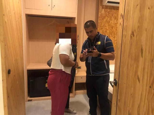 泰国15岁少女骗同学和邻居卖淫 警方突击行动解救受害者