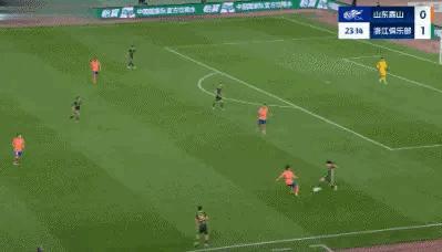 泰山队4-2战胜浙江 瓦科帽子戏法锁定胜局