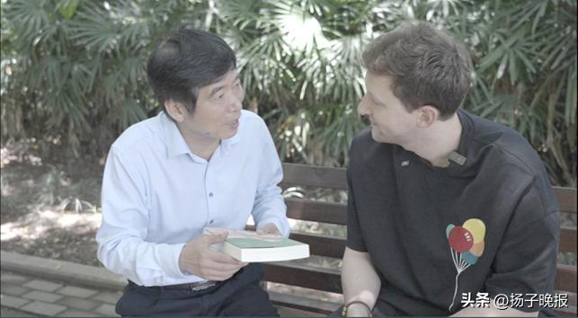 埃文凯尔看望吴明珠奶奶 西瓜科研背后的感人故事
