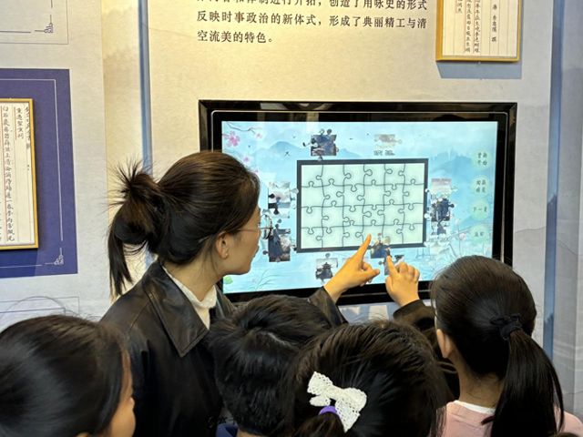 沁阳市民政局开展“研学促成长 多彩在路上”活动