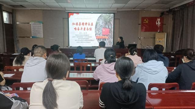 文峰区青年讲师团走进东关街道 讲述红旗渠60年岁月故事