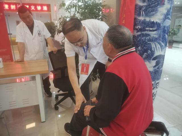 中国老年保健医学研究会在登封举行大型义诊