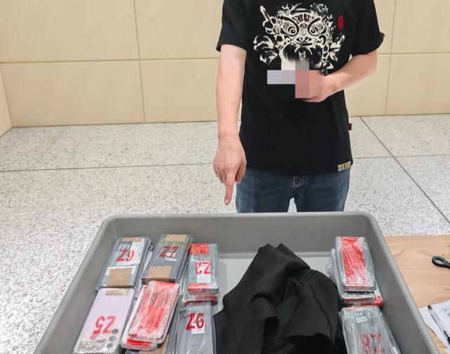 他跑，他追，他腰腿灌铅