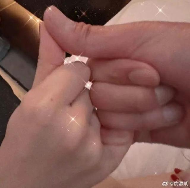 热搜爆了！俞灏明王晓晨凌晨官宣结婚