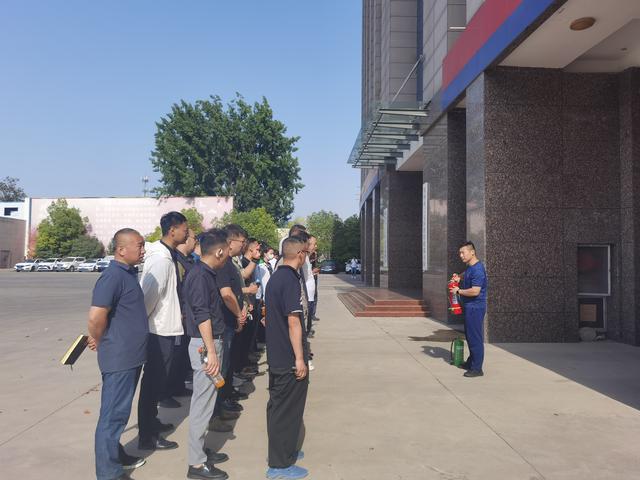 筑牢安全防线，郑州二七消防组织开展“培训会暨实操演练”